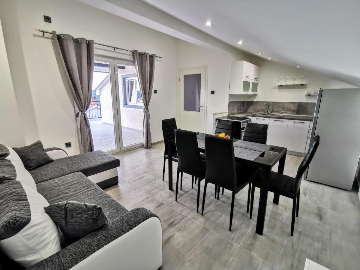 Apartmani Krnic Šibenik Exteriör bild