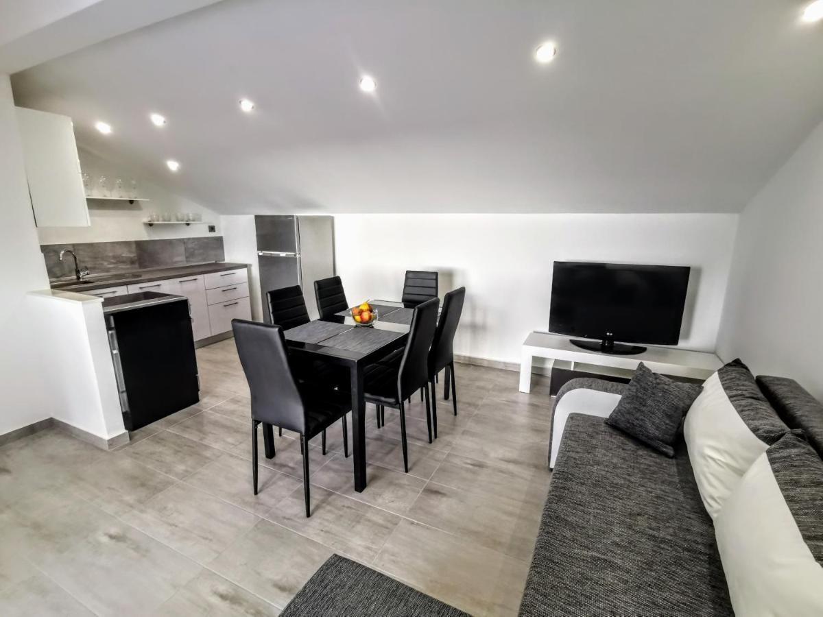 Apartmani Krnic Šibenik Exteriör bild